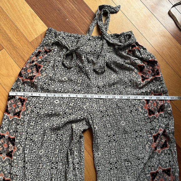 Angie Flowy Wide-Legged Pants, tie belt, size Large - Picture 8 of 16